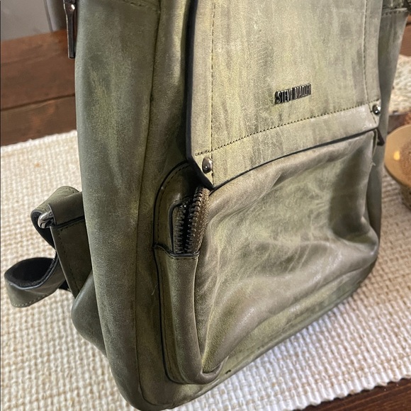 Steve Madden Olive Men\'s Backpack with Front Pocket main image 4